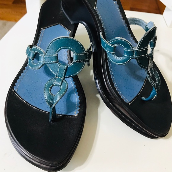 Slip on Sandals - Picture 2 of 6